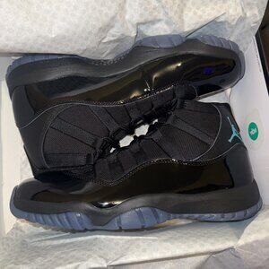 Jordan 11 Retro gamma in black and blue